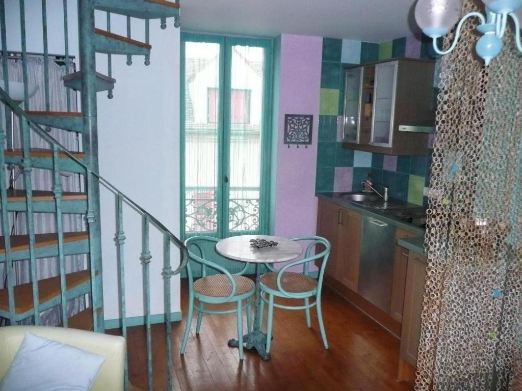 Gite Milly - 2 Studios En Coeur De Ville エクステリア 写真
