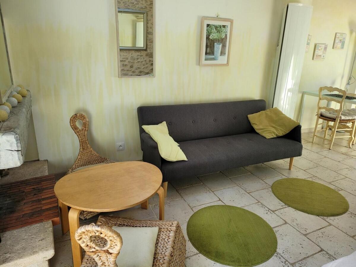 Gite Milly - 2 Studios En Coeur De Ville 部屋 写真